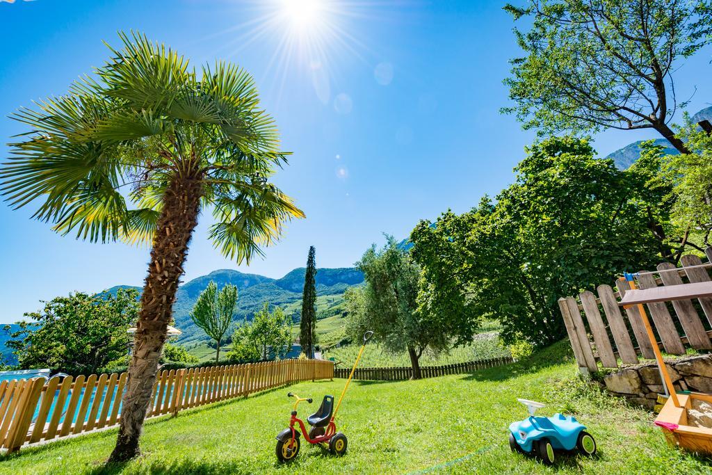 Ferienwohnungen Hof Im Feld Cortaccia Luaran gambar