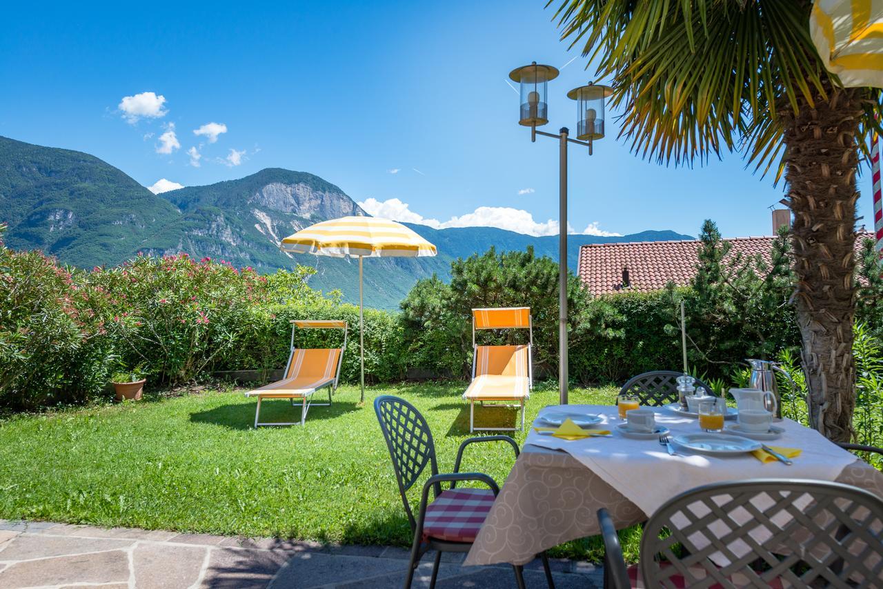 Ferienwohnungen Hof Im Feld Cortaccia Luaran gambar